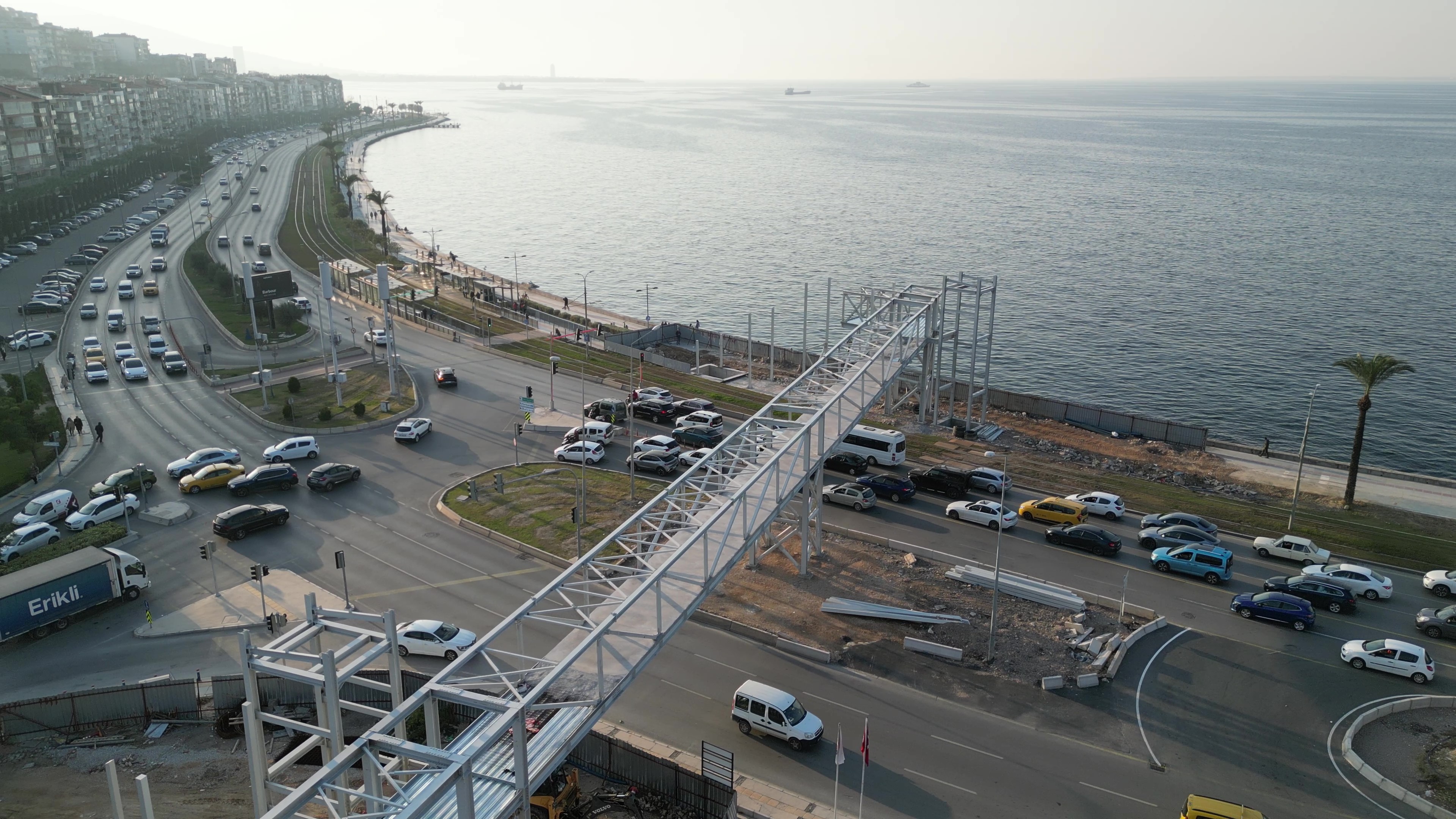 İZMİR KARATAŞ YAYA ÜST GEÇİDİ